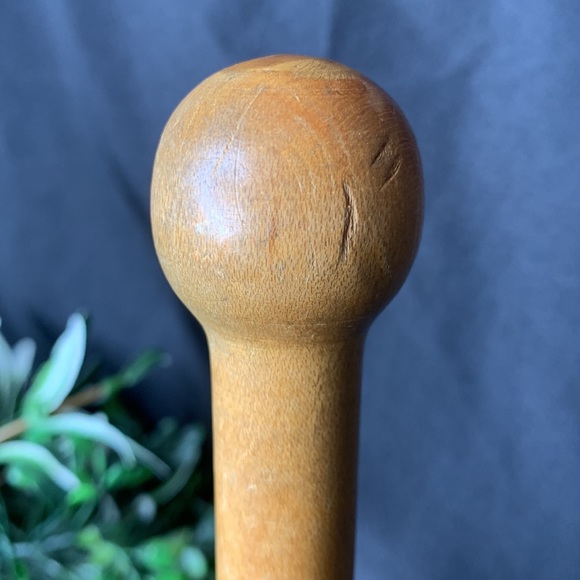 Antique wood Narragansett Machine Co Wooden Indian club / Exercise/Juggling Club - Picture 4 of 10